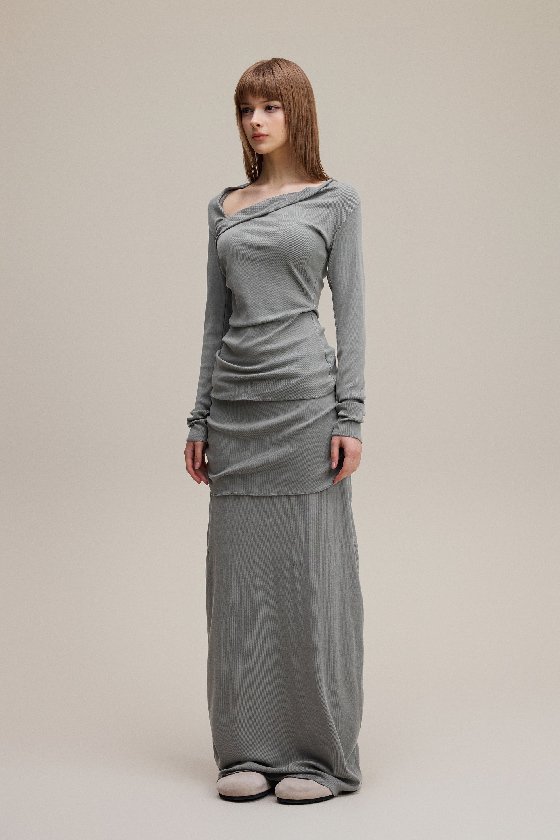 275GSM Women’s Slim-Fit Asymmetrical Shoulder Pigment-Wash Long-Sleeve Medium gray