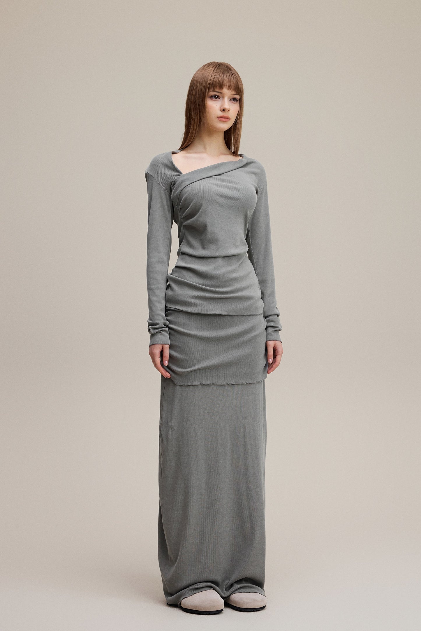 275GSM Women’s Slim-Fit Asymmetrical Shoulder Pigment-Wash Long-Sleeve Medium gray