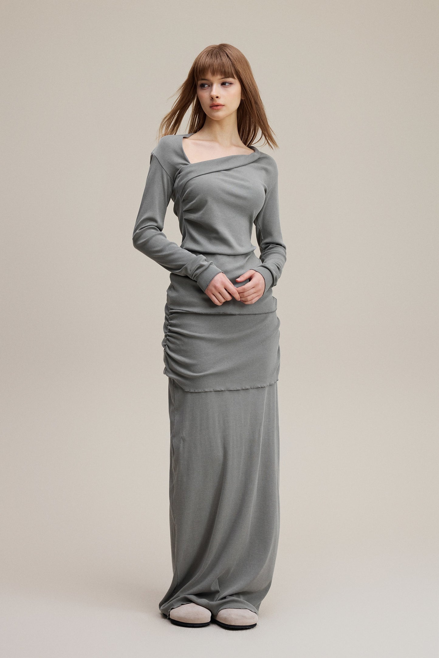 275GSM Women’s Slim-Fit Asymmetrical Shoulder Pigment-Wash Long-Sleeve Medium gray