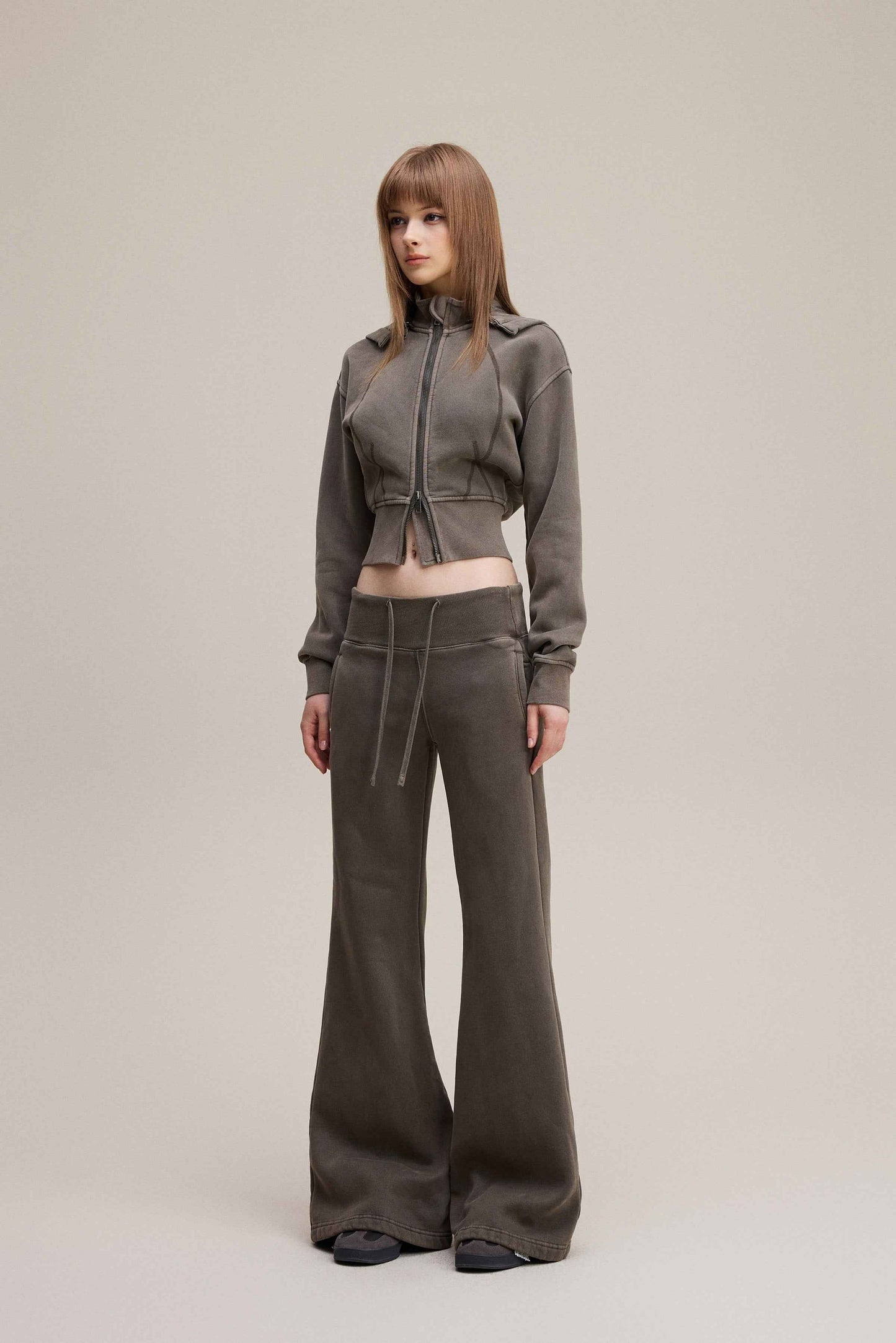 400GSM Women’s Outdoor Slim-Fit Pigment-Wash Sweatshirt