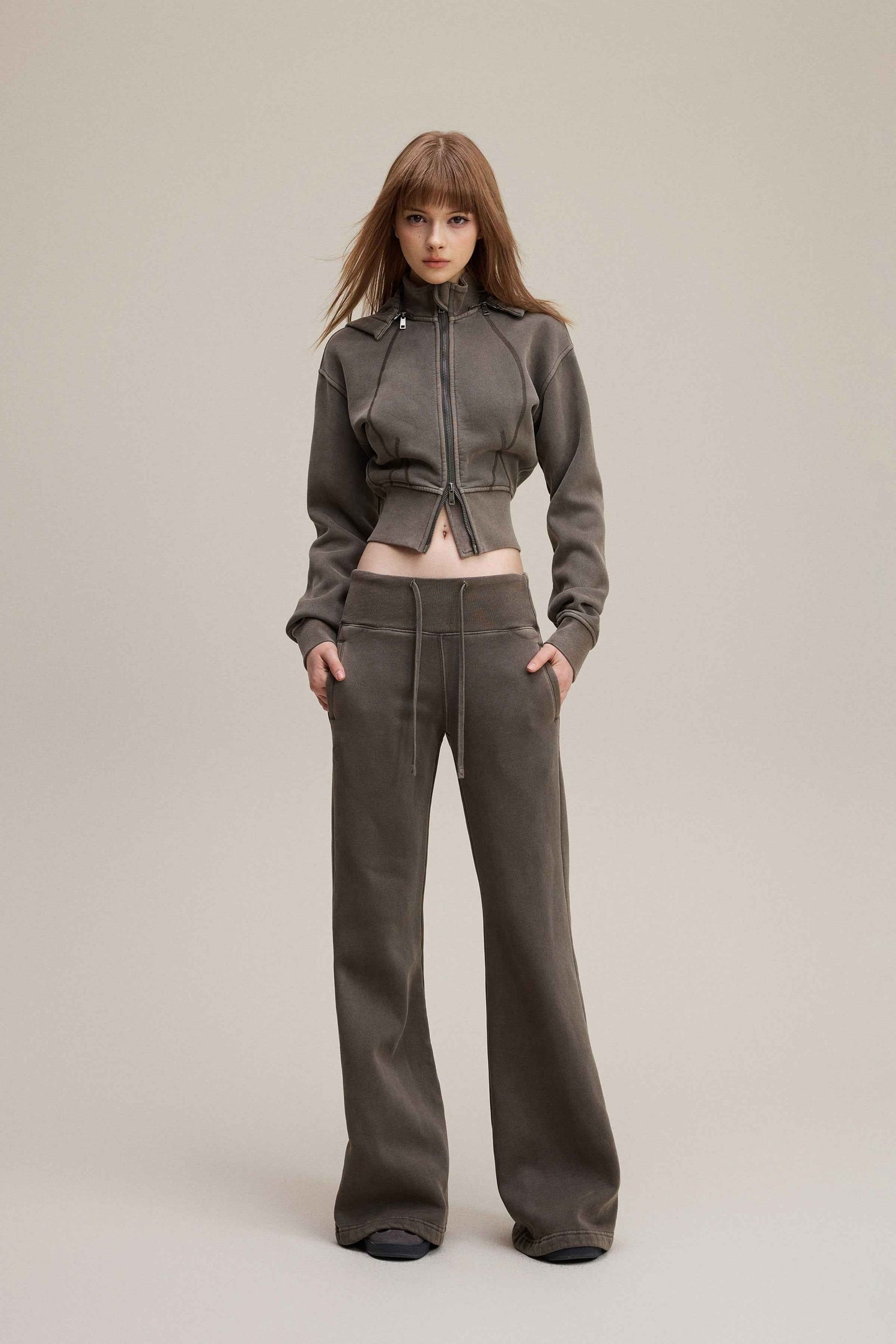 400GSM Women’s Outdoor Slim-Fit Pigment-Wash Sweatshirt