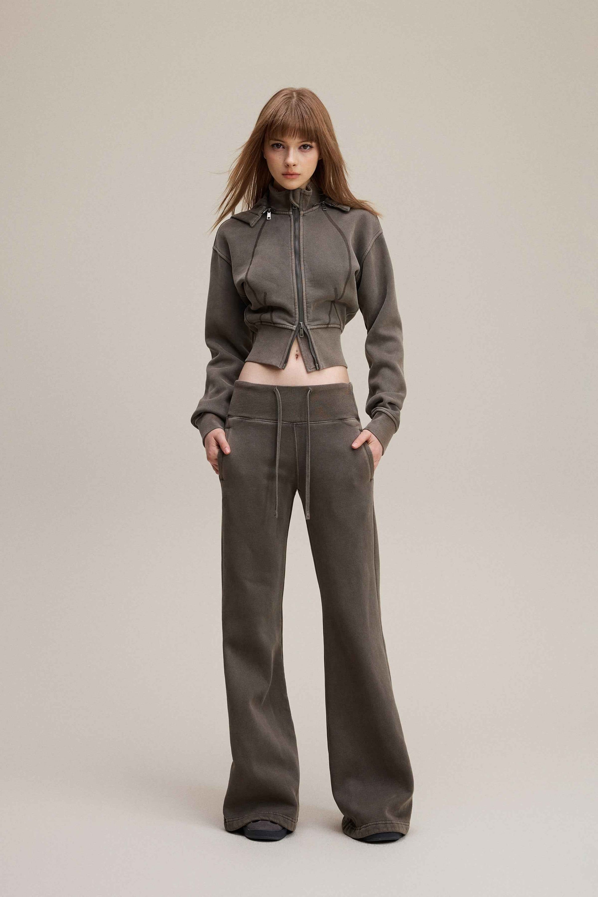 400GSM Women’s Outdoor Slim-Fit Pigment-Wash Sweatshirt