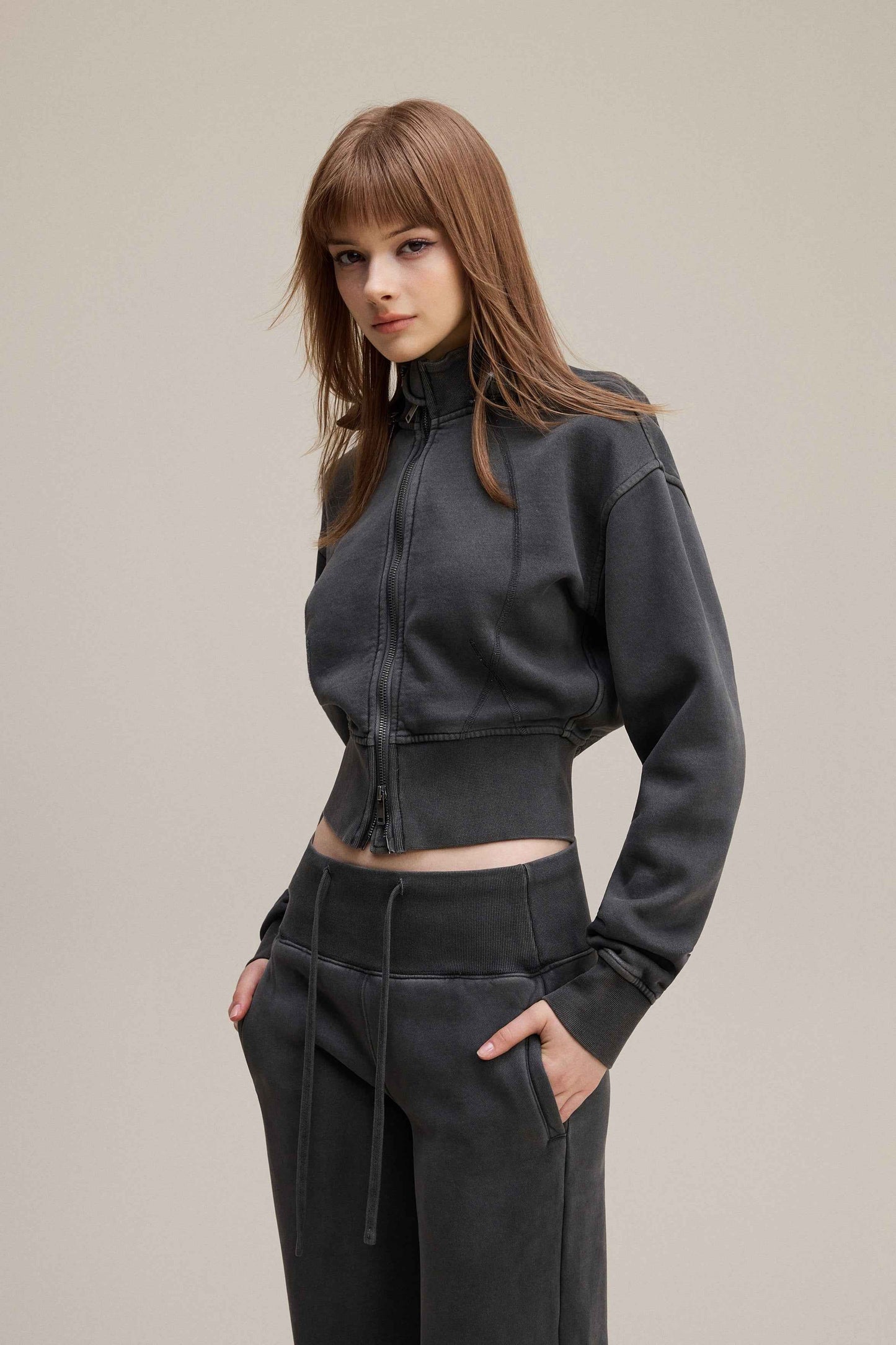 400GSM Women’s Outdoor Slim-Fit Pigment-Wash Sweatshirt