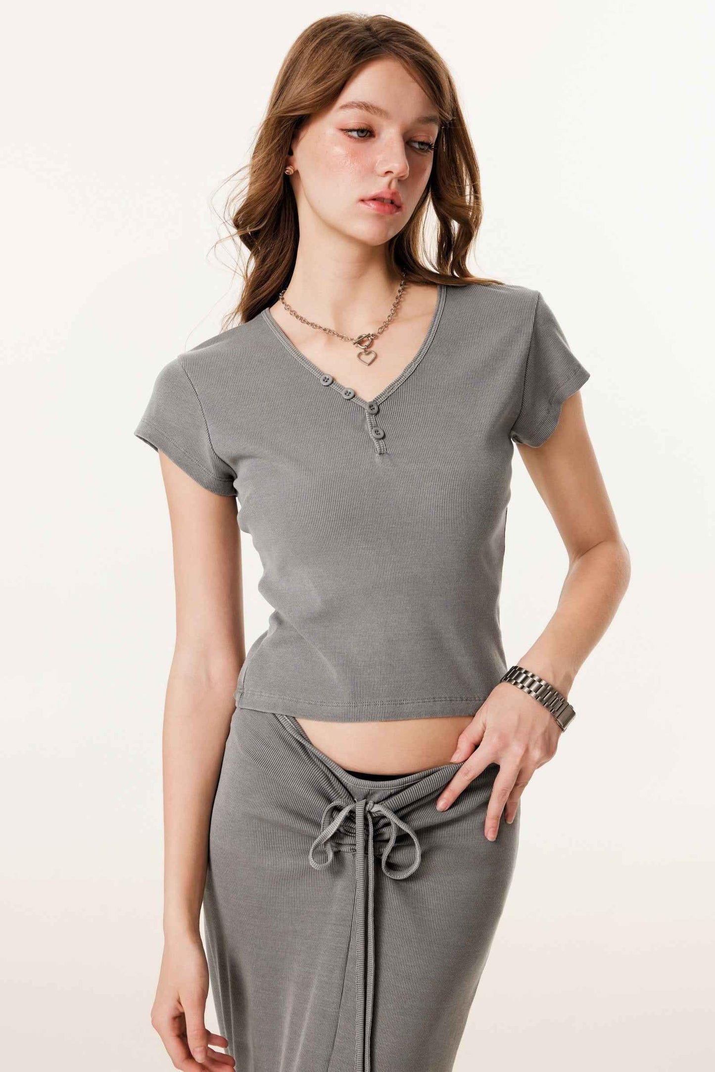 275GSM Women's V-Neck Ski-Inspired Distressed-Wash T-shirt