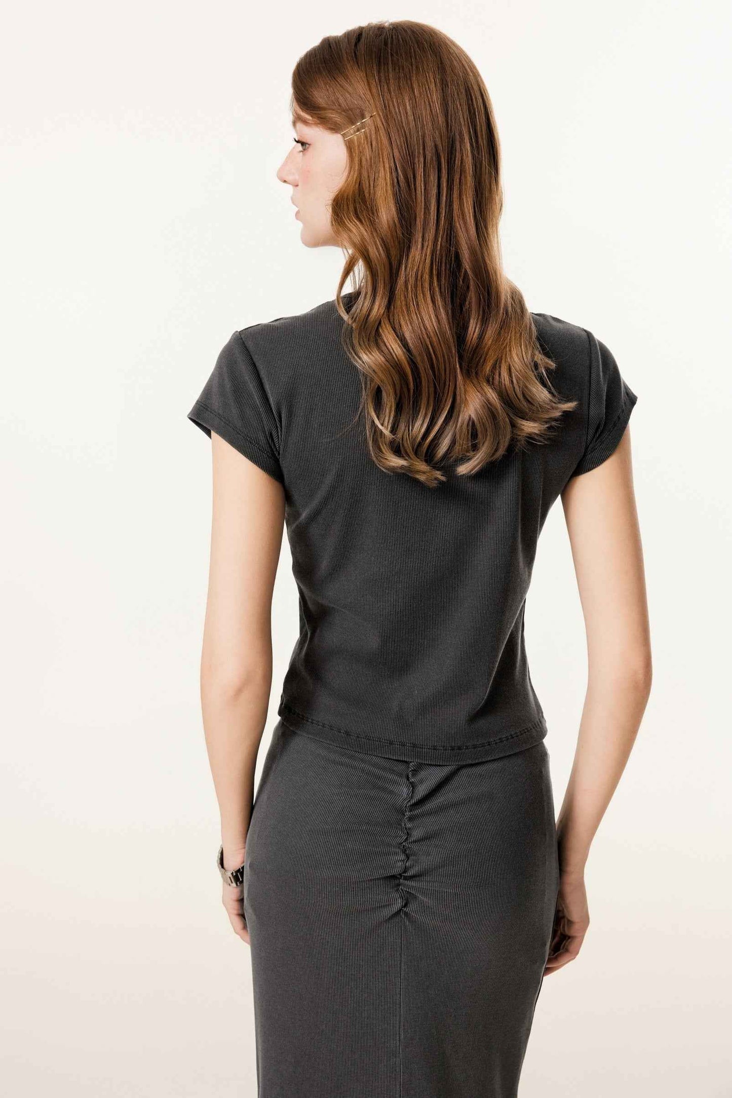 275GSM Women's V-Neck Ski-Inspired Distressed-Wash T-shirt