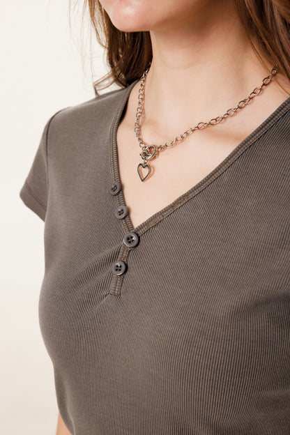 275GSM Women’s V-Neck Ski-Inspired Distressed-Wash T-shirt Coffee color