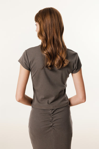 275GSM Women’s V-Neck Ski-Inspired Distressed-Wash T-shirt Coffee color