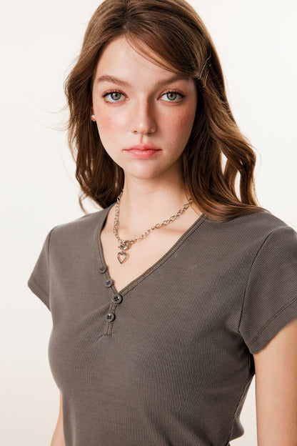 275GSM Women’s V-Neck Ski-Inspired Distressed-Wash T-shirt Coffee color