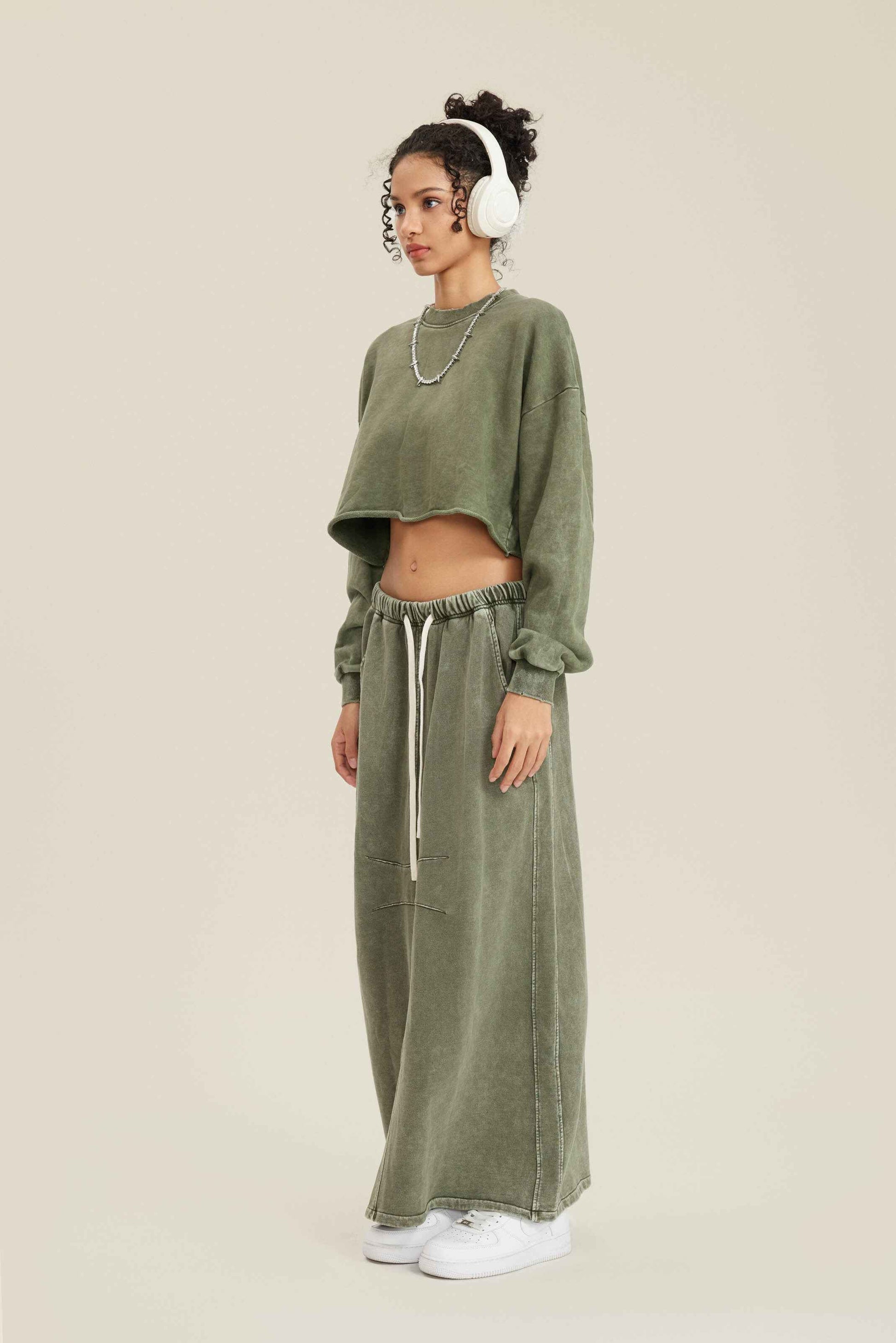 380GSM Women's Heavyweight Distressed Snow-Wash Raw-Hem Cropped Long sleeve Sweatshirt