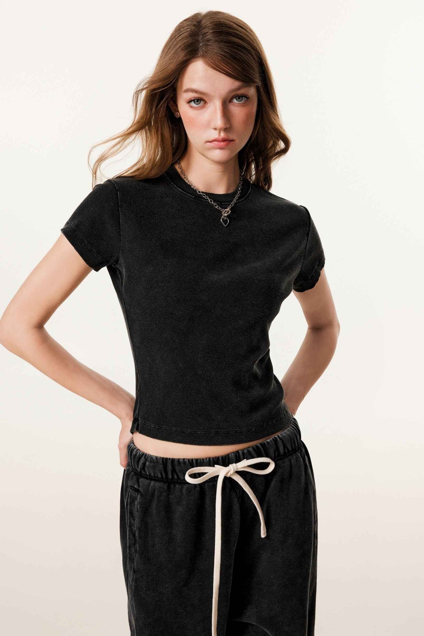275GSM Women’s Figure-Flattering Straight Shoulder T-shirt