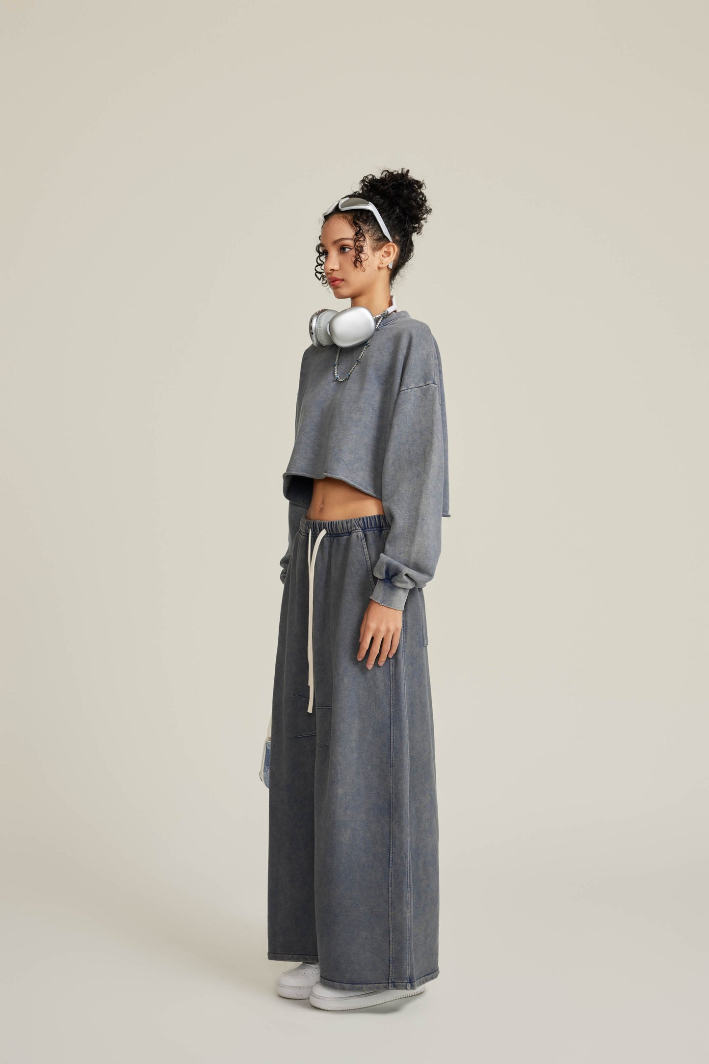 380GSM Women’s Heavyweight Distressed Snow-Wash Raw-Hem Cropped Long sleeve Royal blue