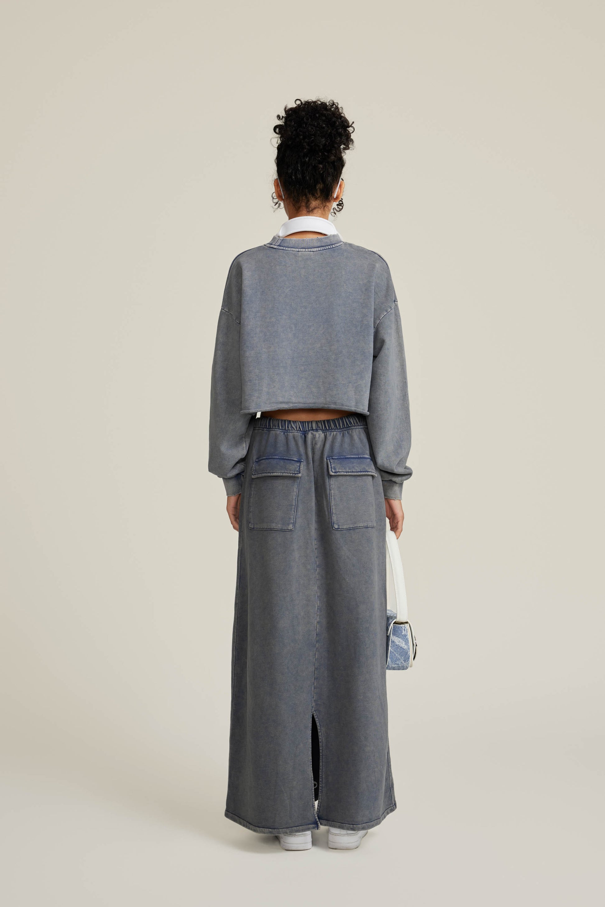 380GSM Women’s Heavyweight Distressed Snow-Wash Raw-Hem Cropped Long sleeve Royal blue