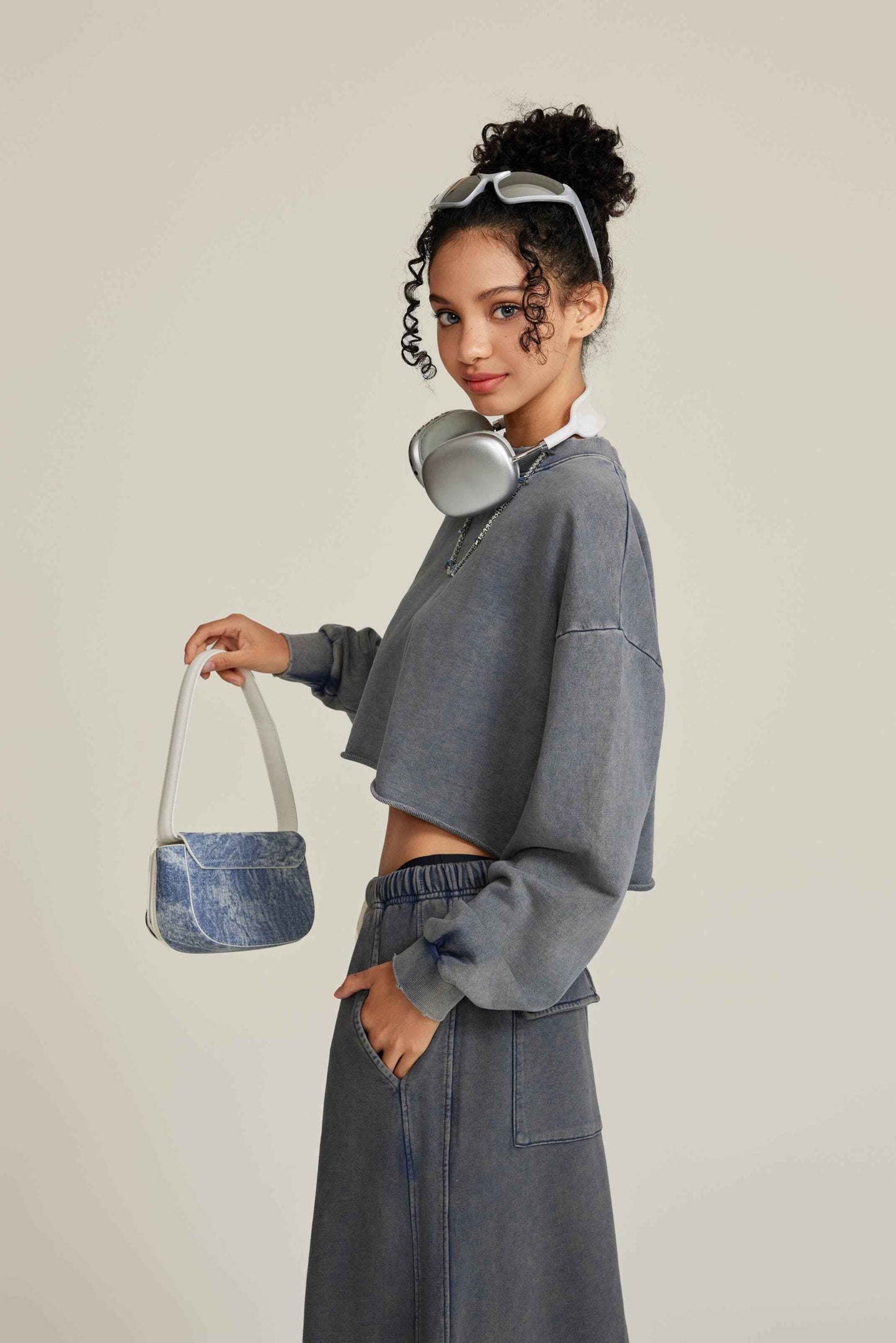 380GSM Women's Heavyweight Distressed Snow-Wash Raw-Hem Cropped Long sleeve Sweatshirt