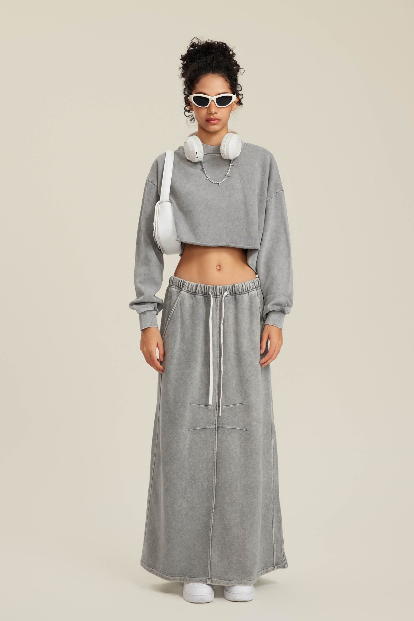 380GSM Women’s Heavyweight Distressed Snow-Wash Raw-Hem Cropped Long sleeve Medium gray