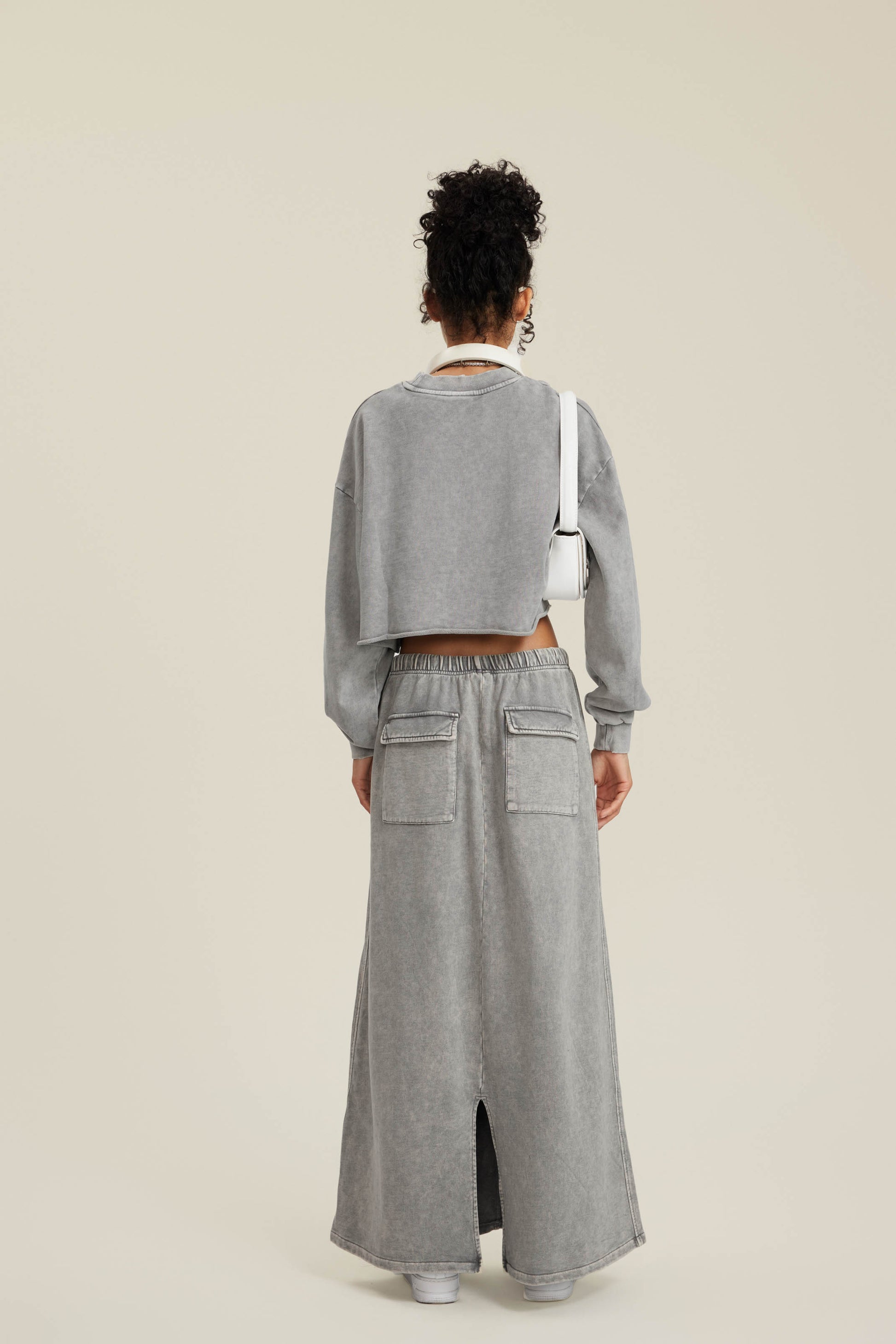 380GSM Women’s Heavyweight Distressed Snow-Wash Raw-Hem Cropped Long sleeve Medium gray