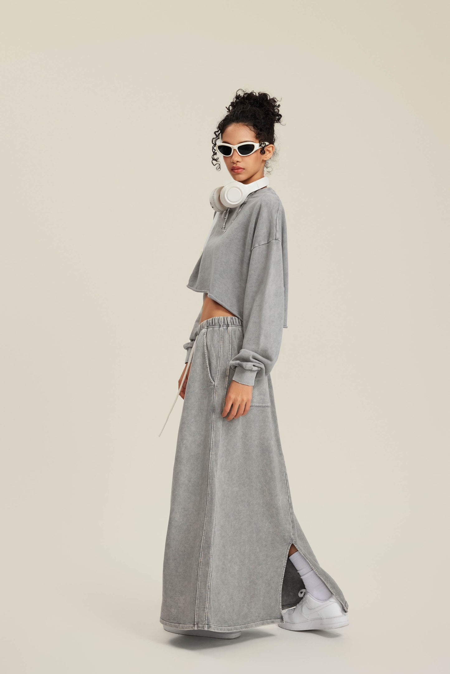 380GSM Women’s Heavyweight Distressed Snow-Wash Raw-Hem Cropped Long sleeve Medium gray