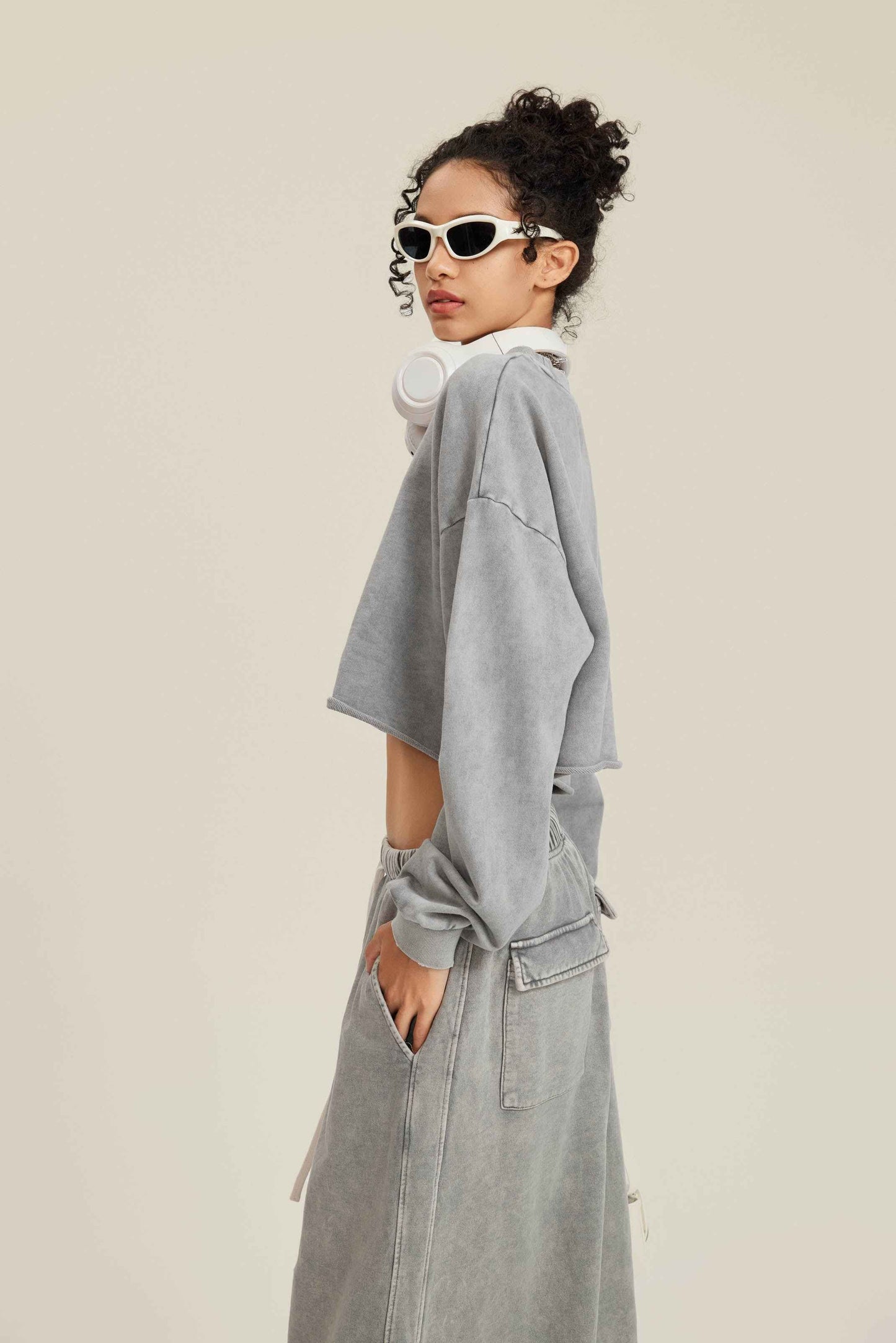 380GSM Women's Heavyweight Distressed Snow-Wash Raw-Hem Cropped Long sleeve Sweatshirt