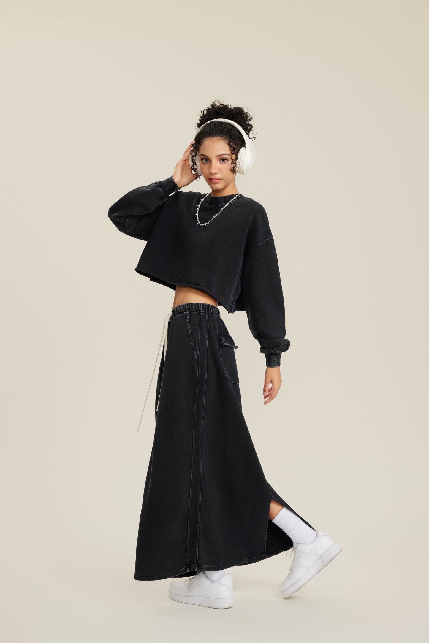 380GSM Women’s Heavyweight Distressed Snow-Wash Raw-Hem Cropped Long sleeve Snow wash