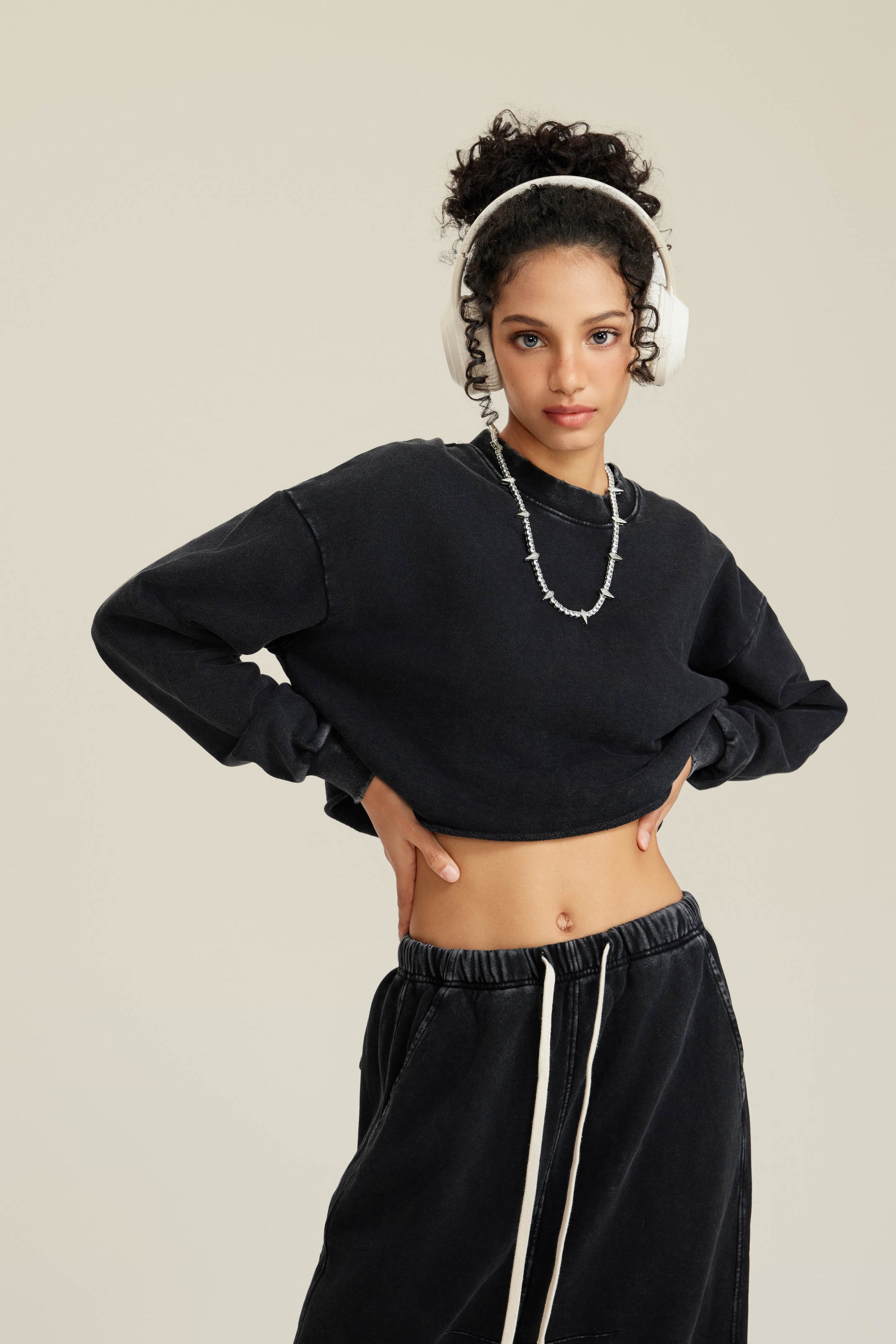 380GSM Women’s Heavyweight Distressed Snow-Wash Raw-Hem Cropped Long sleeve Snow wash